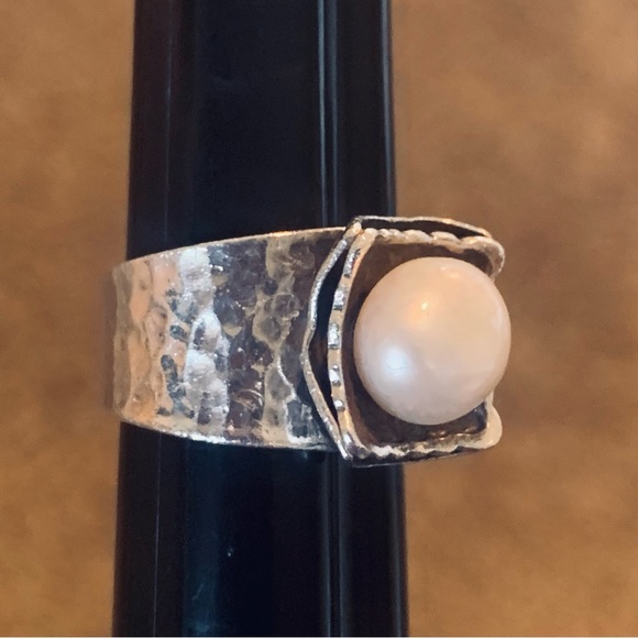Silpada Hammered Freshwater Pearl Ring R0898 Retired size 7 - Picture 2 of 15